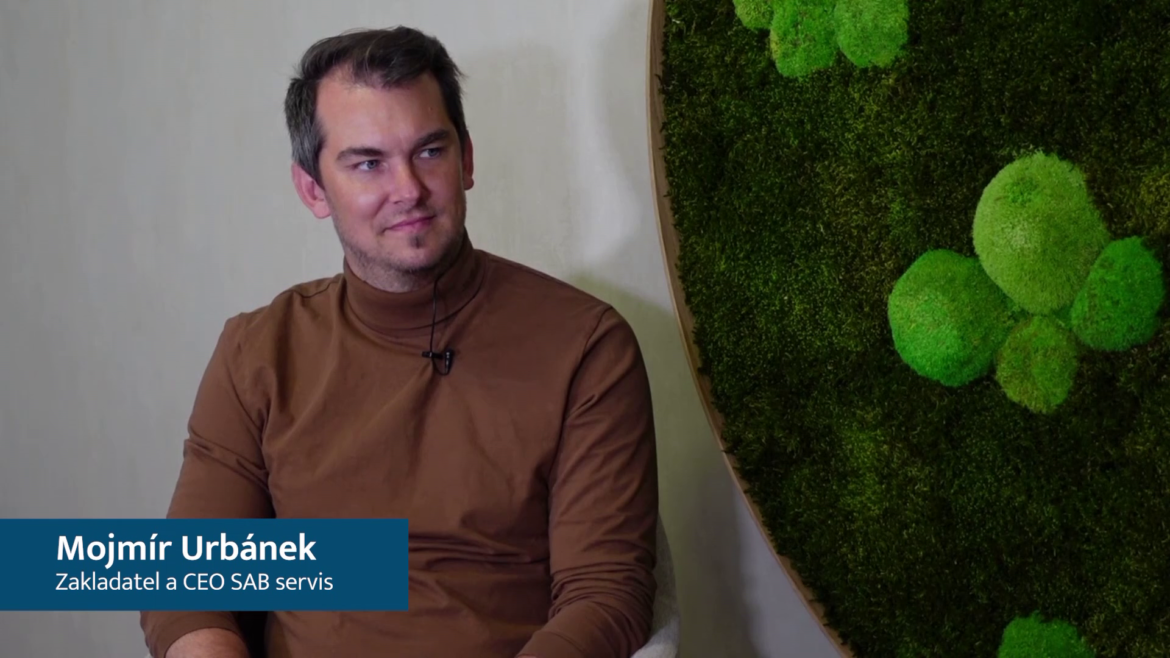 “Technologie by měla poradcům pomoci, ne je nahradit.” říká Mojmír Urbánek ve FinTalks s Michalem Šrubařem