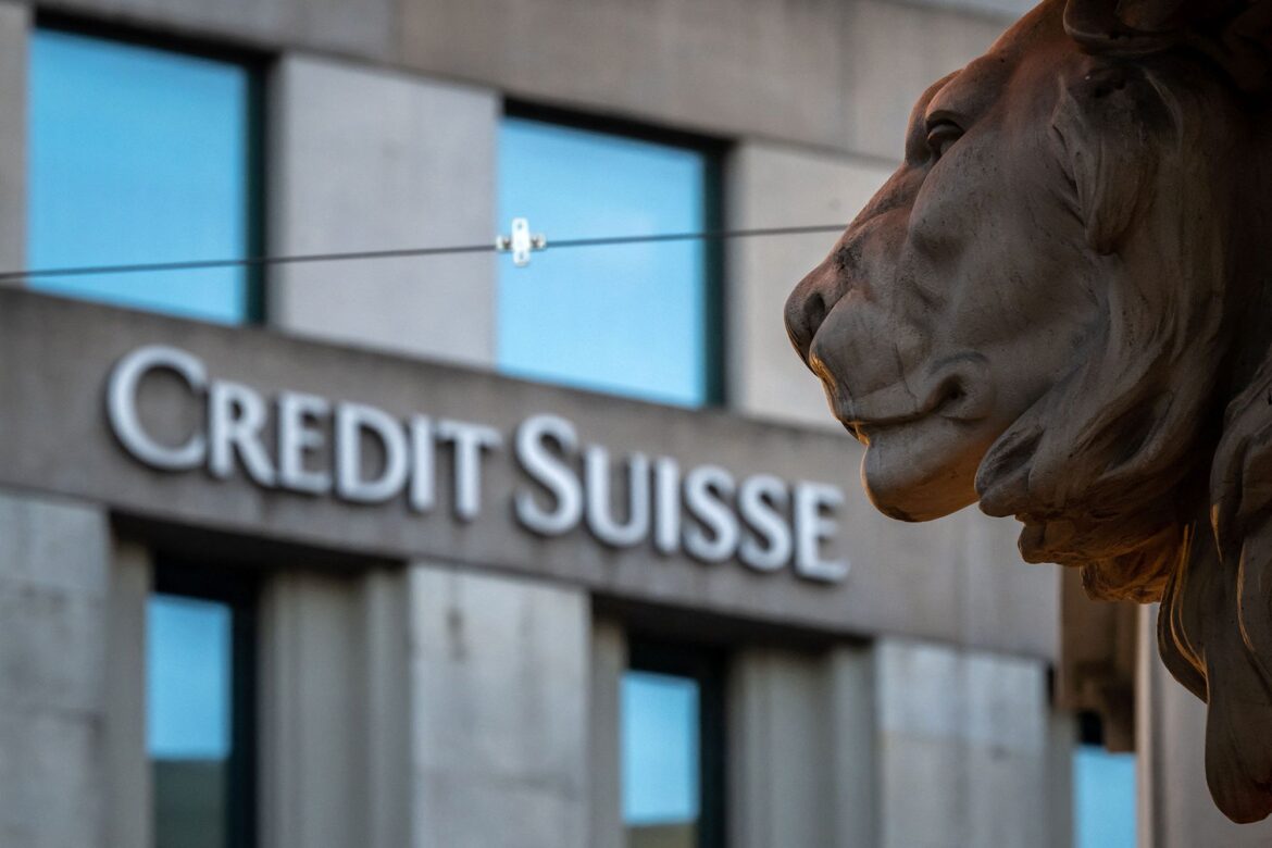 Otřesy v bankovním sektoru pokračují s eskalací okolo Credit Suisse
